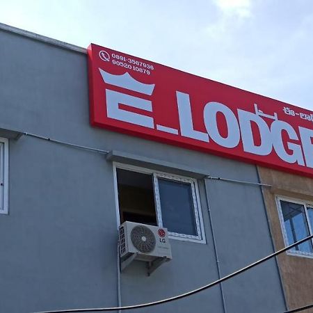 E Lodge Visákhapatnam Kültér fotó