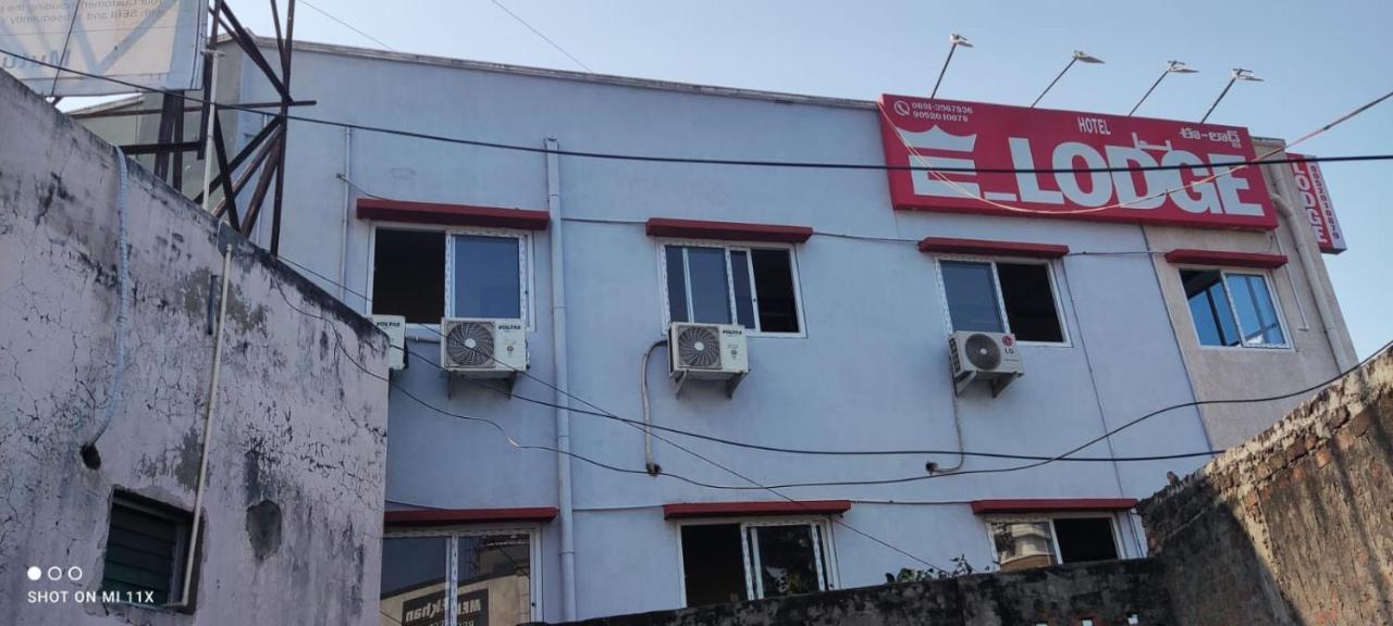 E Lodge Visákhapatnam Kültér fotó